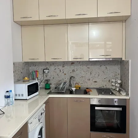 Reina * Durrës